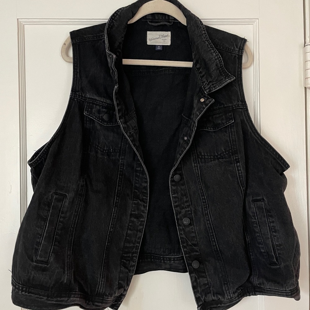 Size 2X black denim vest